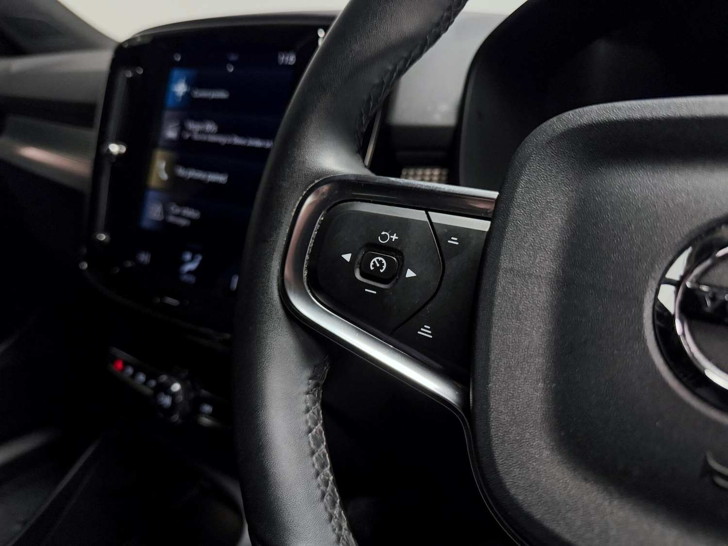 Used Volvo XC40 for sale - 76201230: Photo 36