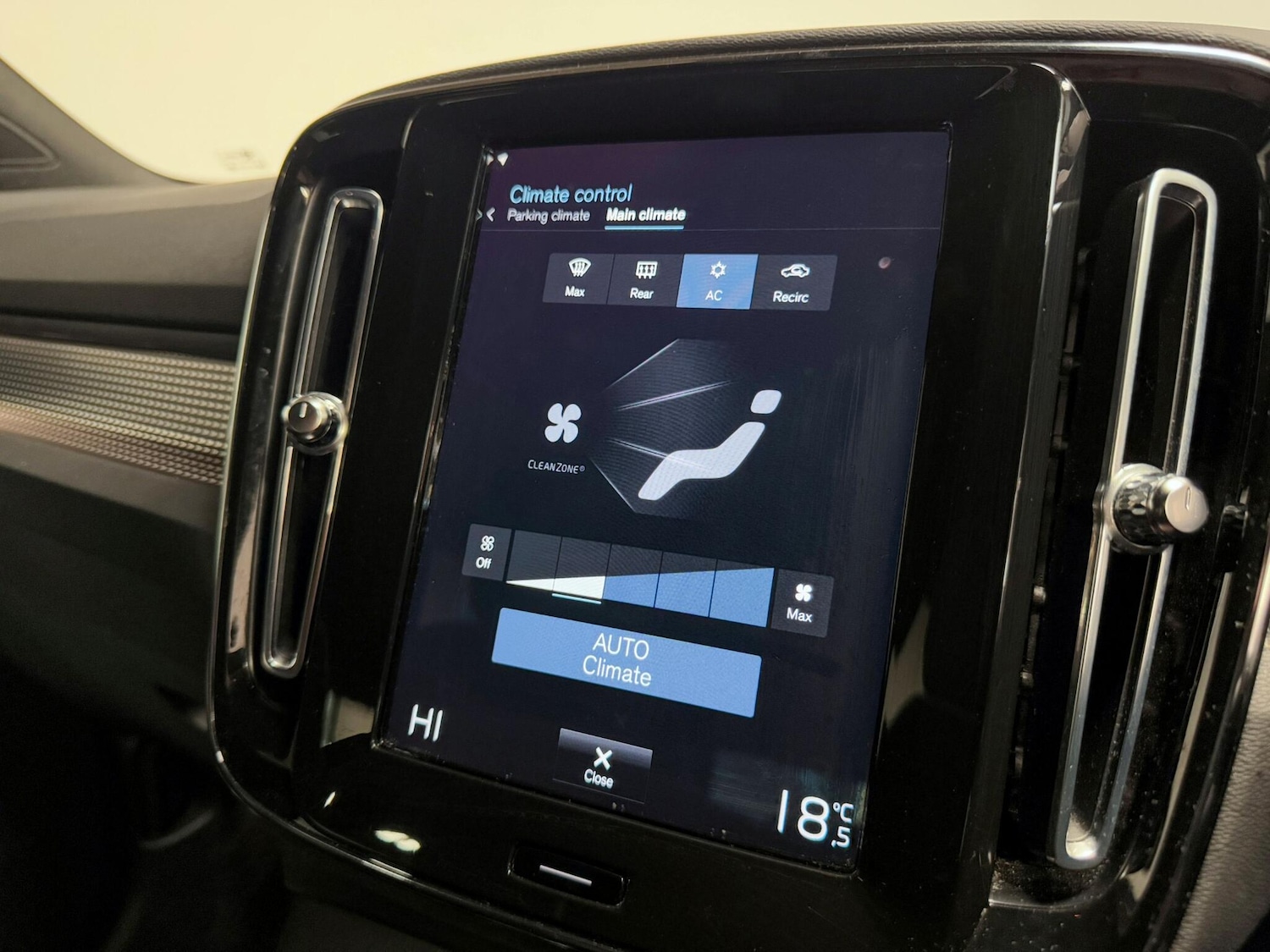 Used Volvo XC40 for sale - 76201230: Photo 45