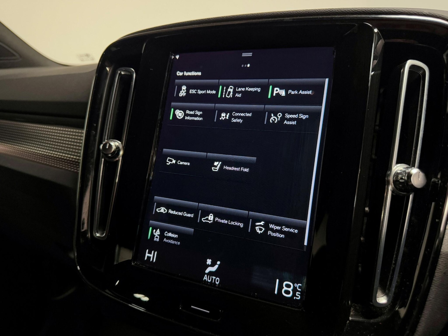 Used Volvo XC40 for sale - 76201230: Photo 46