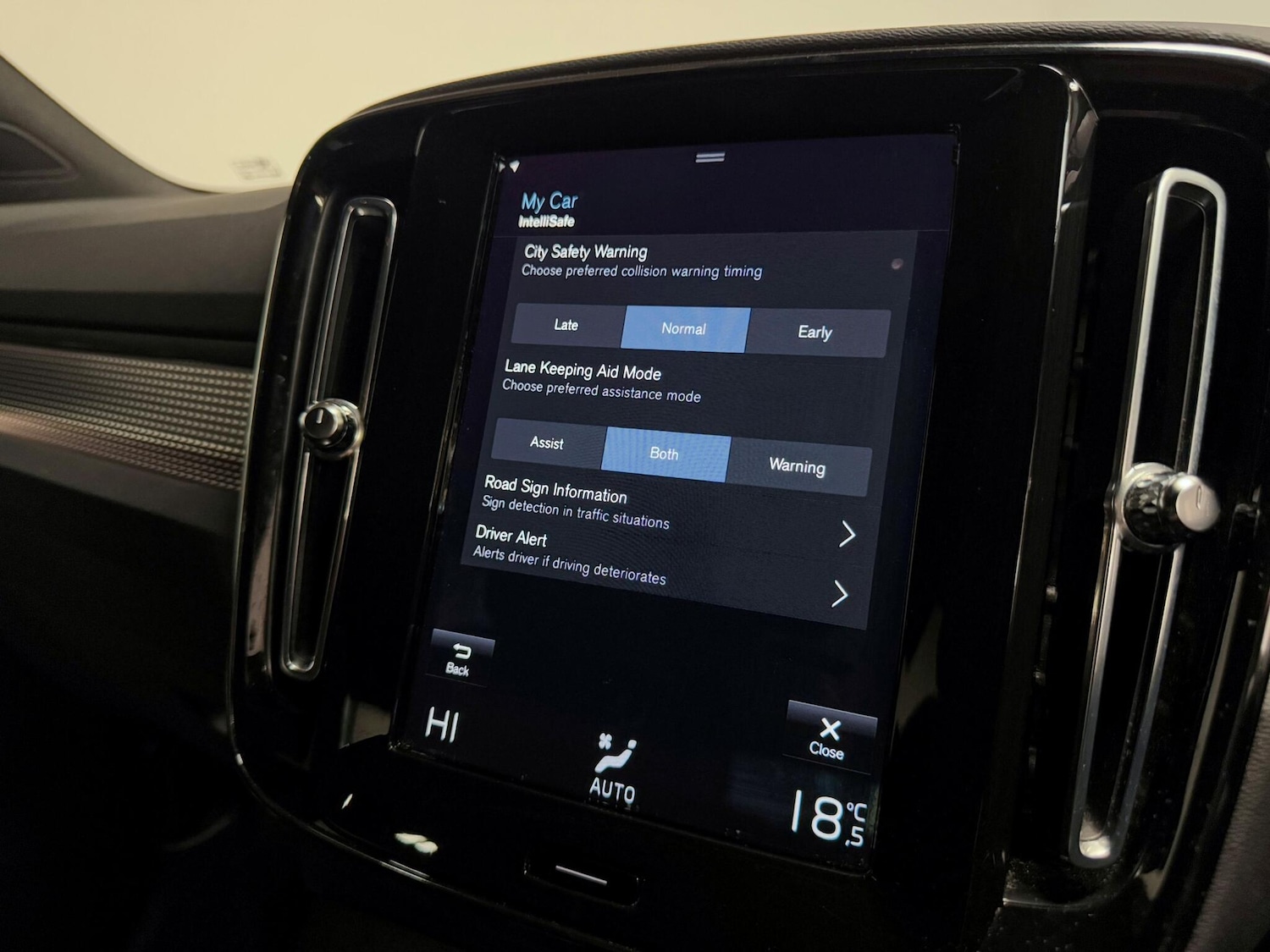 Used Volvo XC40 for sale - 76201230: Photo 48
