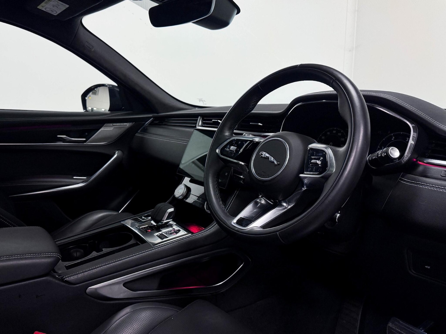 Used Jaguar F-Pace 2024 for sale - 76561863: Photo 21