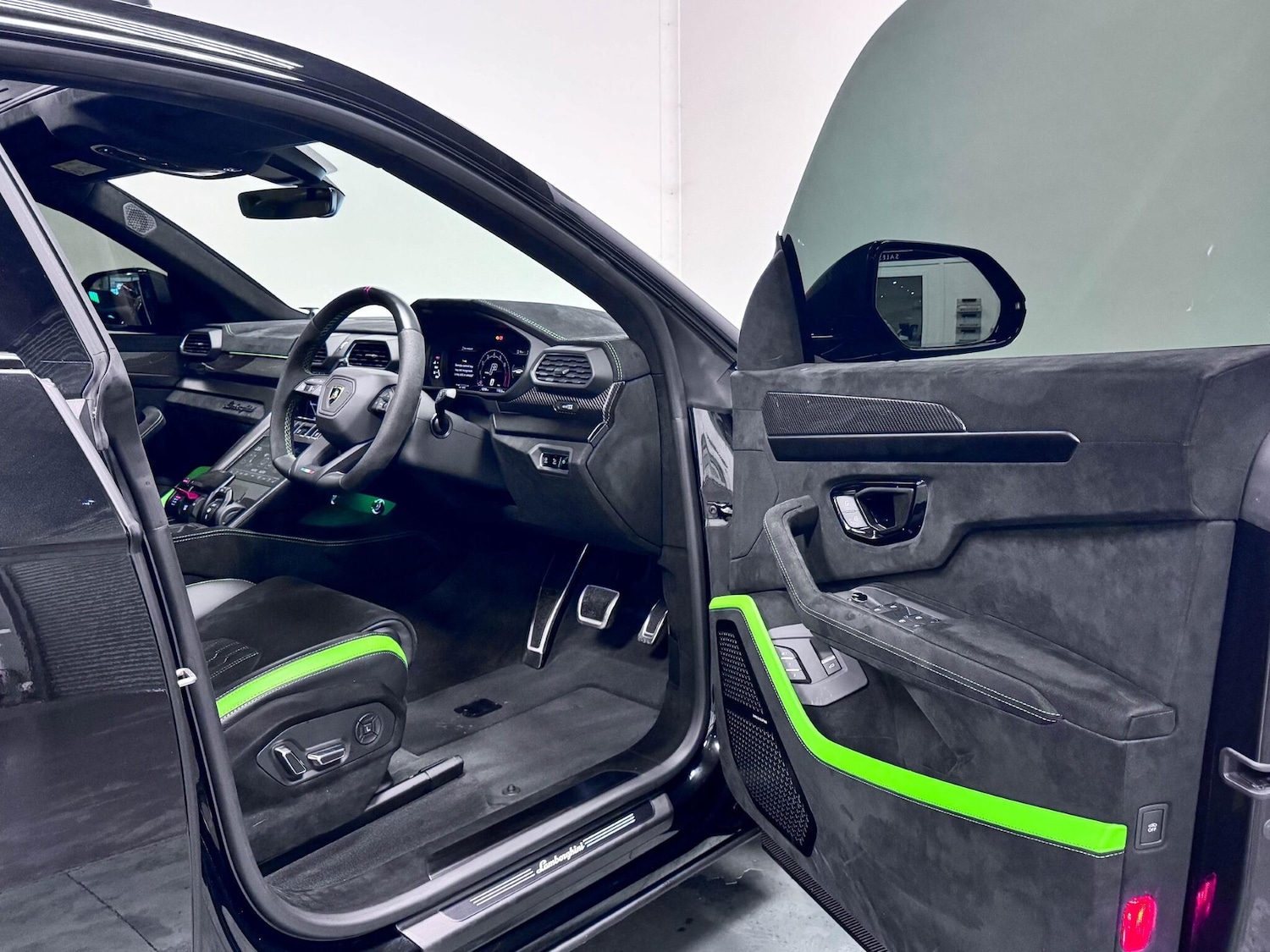 Used Lamborghini Urus for sale - 76561549: Photo 27