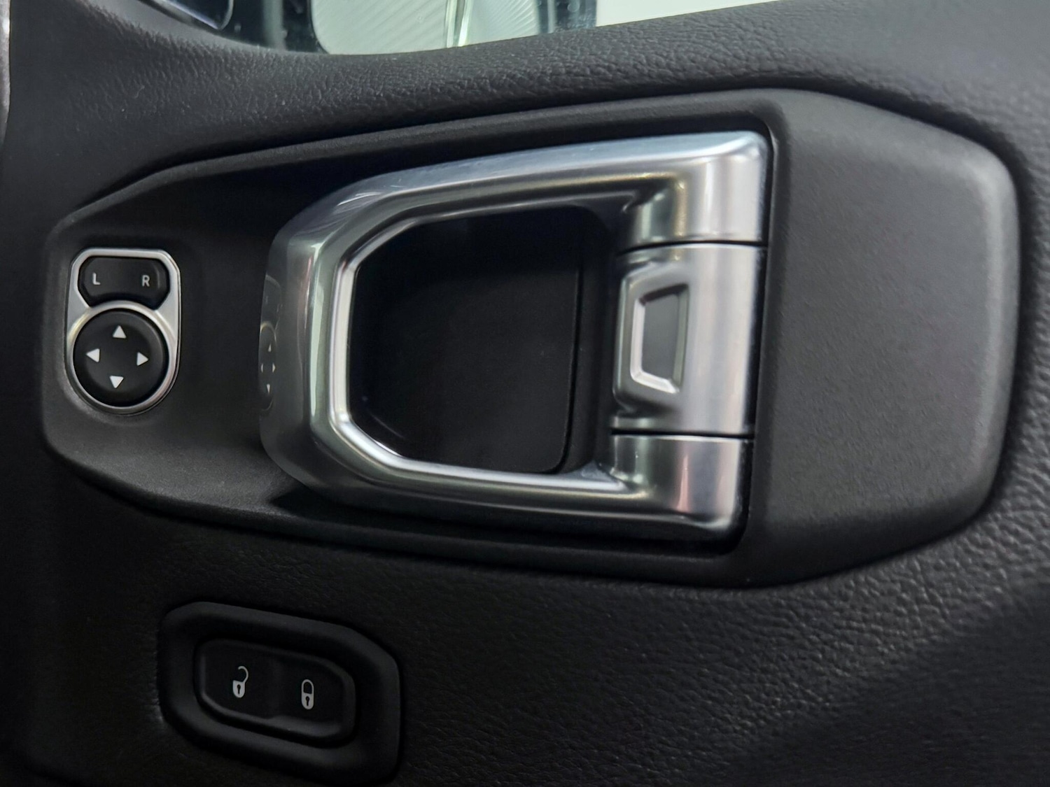 Used Jeep Wrangler 2023 for sale - 76020836: Photo 17