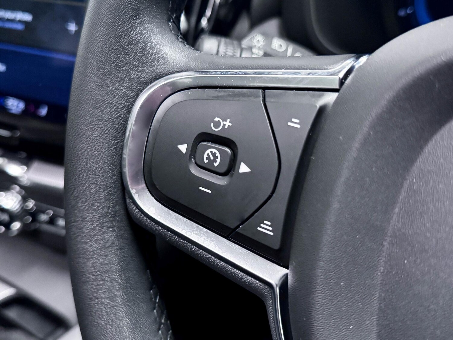 Used Volvo XC60 2022 for sale - 77143014: Photo 32