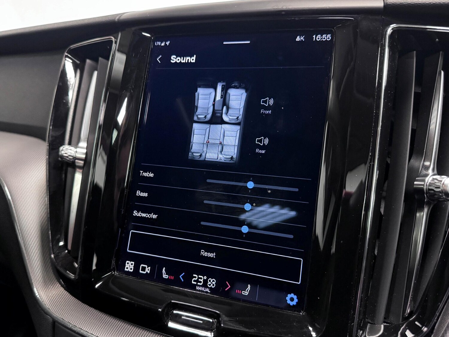 Used Volvo XC60 2022 for sale - 77143014: Photo 44