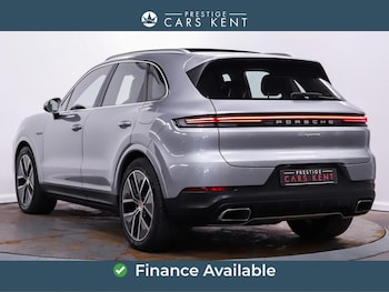 Used Porsche Cayenne 2024 for sale - 77737994: Photo