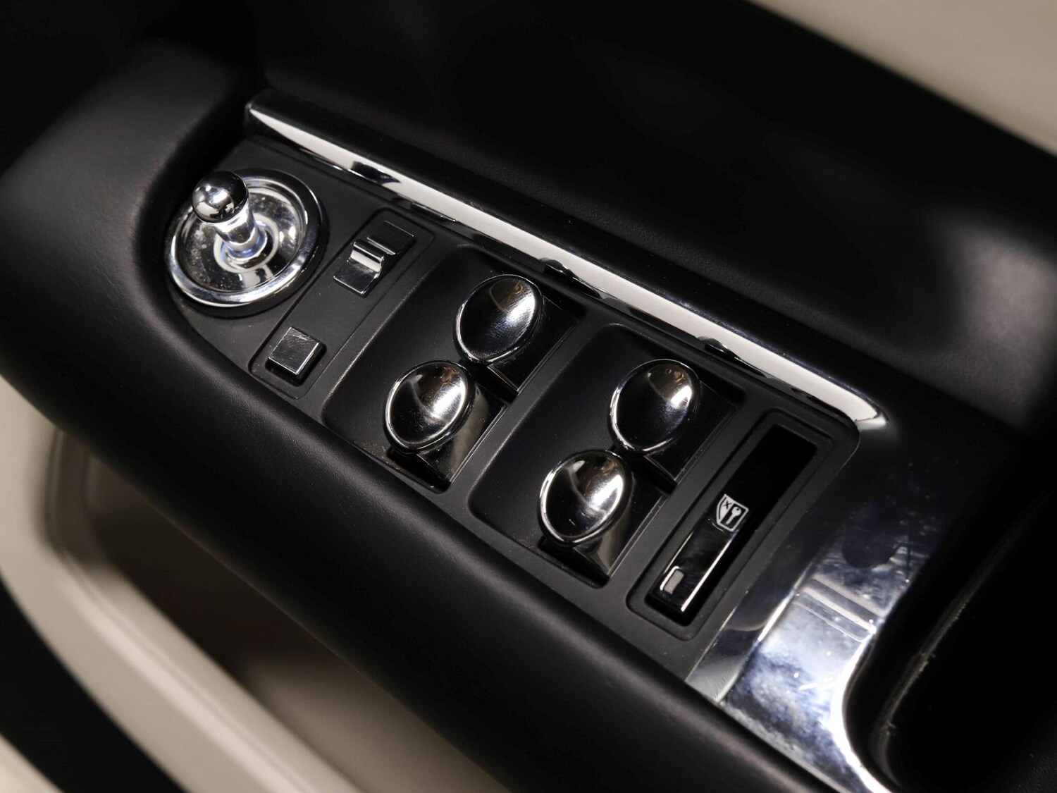 Used Rolls-Royce Silver Dawn 2016 for sale - 77671263: Photo 93