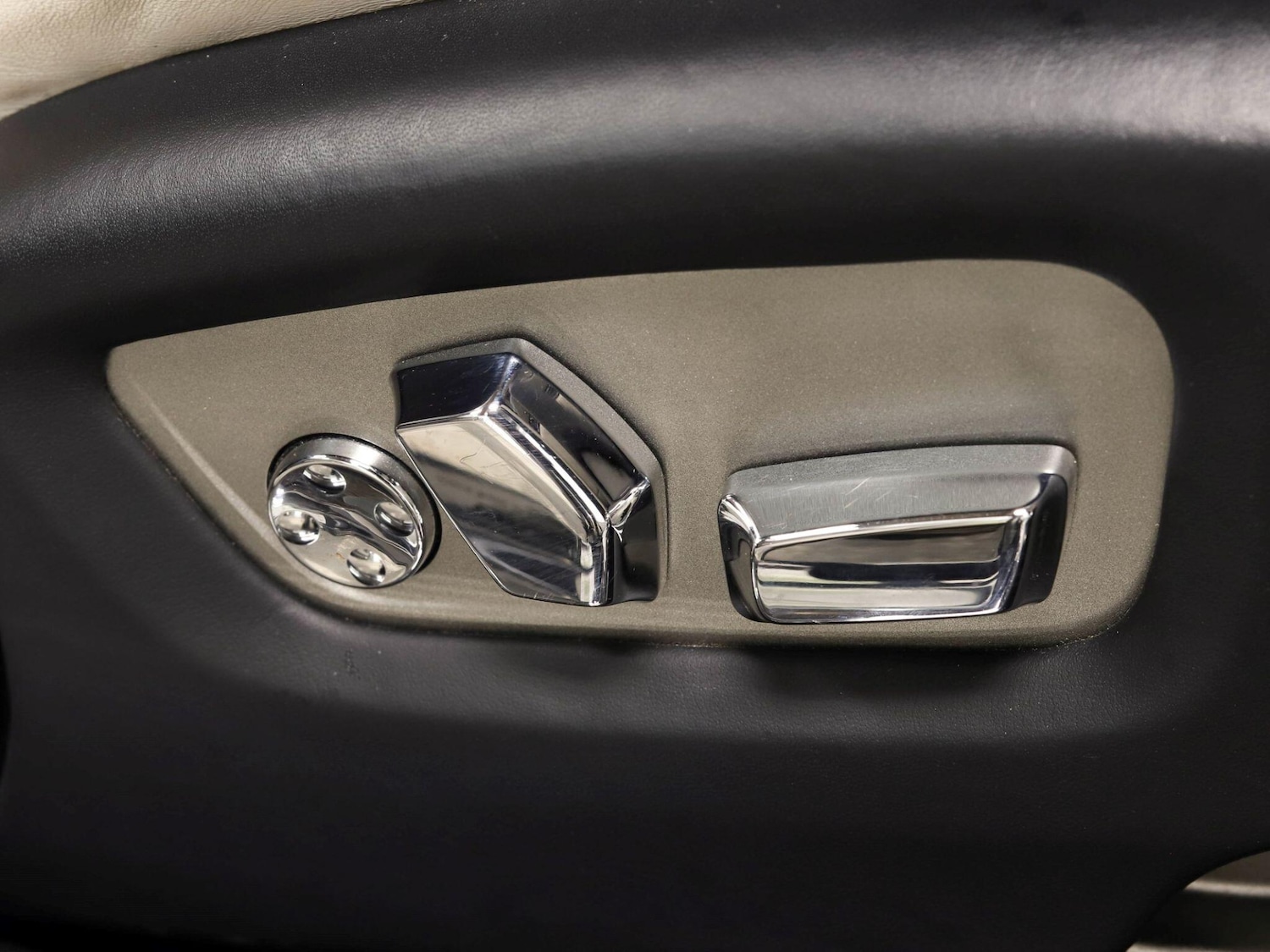 Used Rolls-Royce Silver Dawn 2016 for sale - 77671263: Photo 95