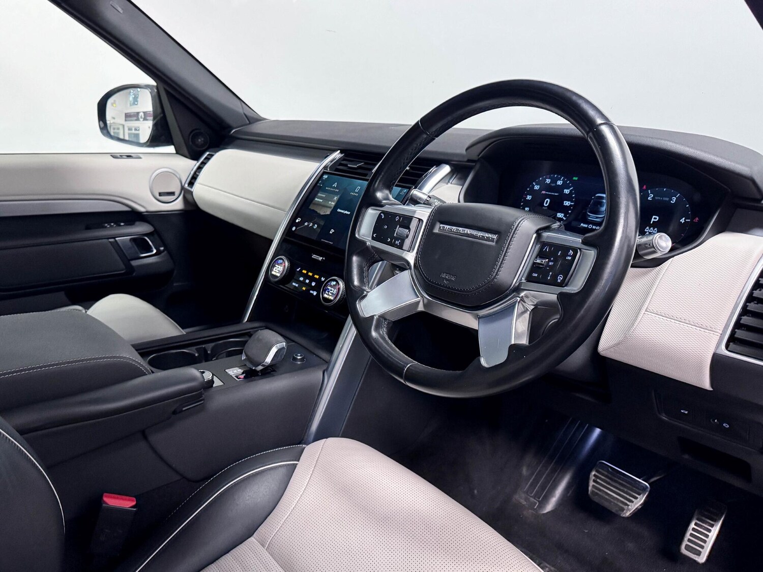 Used Land Rover Discovery 2022 for sale - 76886911: Photo 24