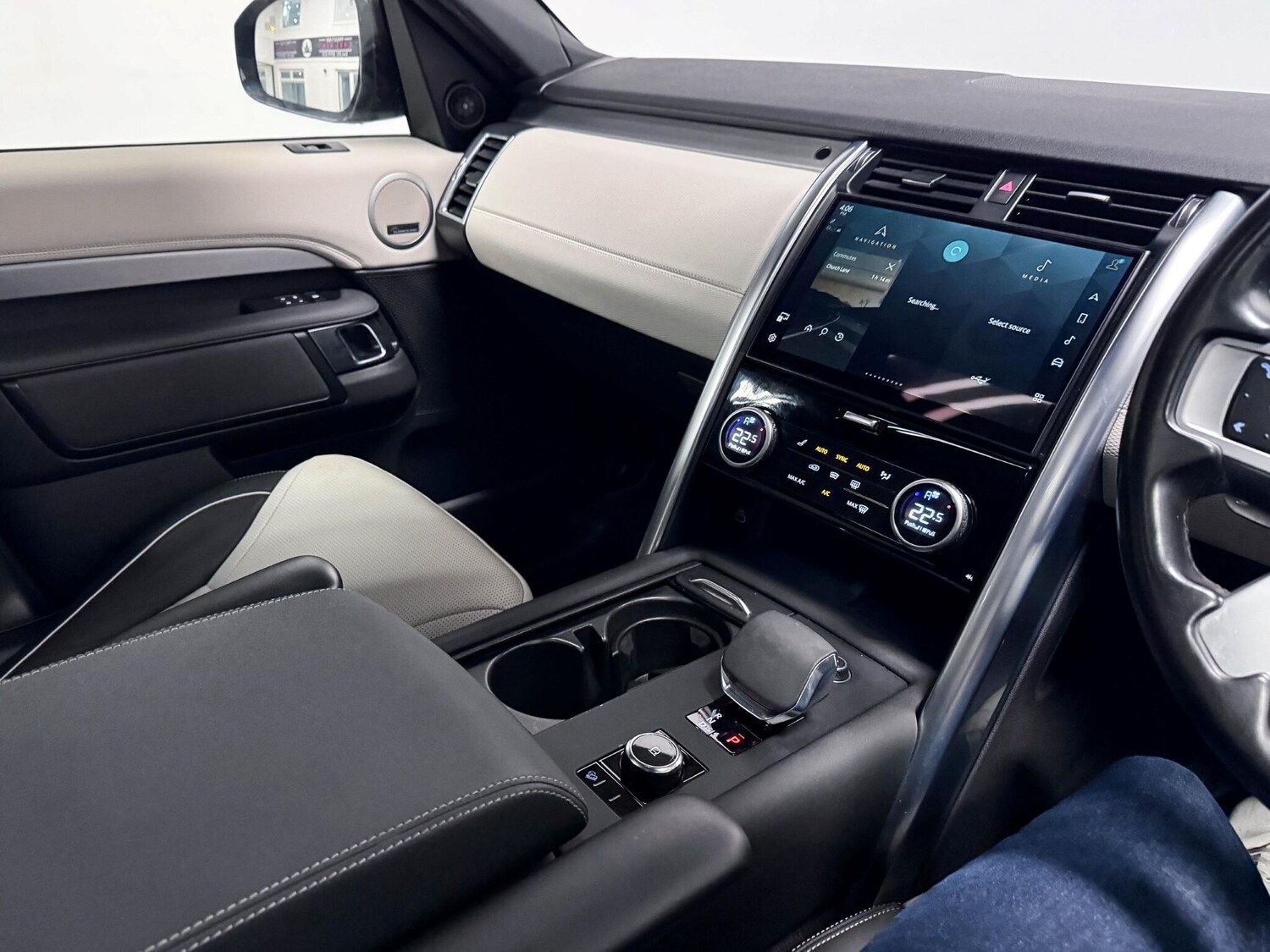 Used Land Rover Discovery 2022 for sale - 76886911: Photo 33