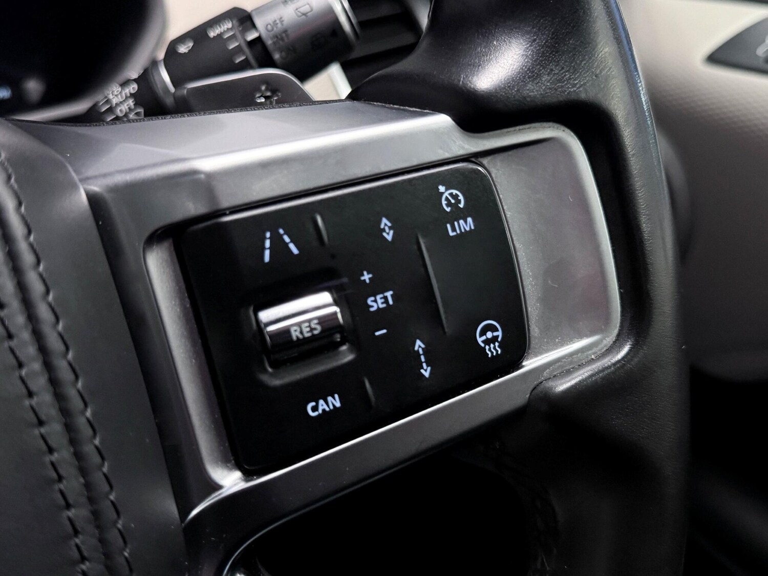 Used Land Rover Discovery 2022 for sale - 76886911: Photo 46