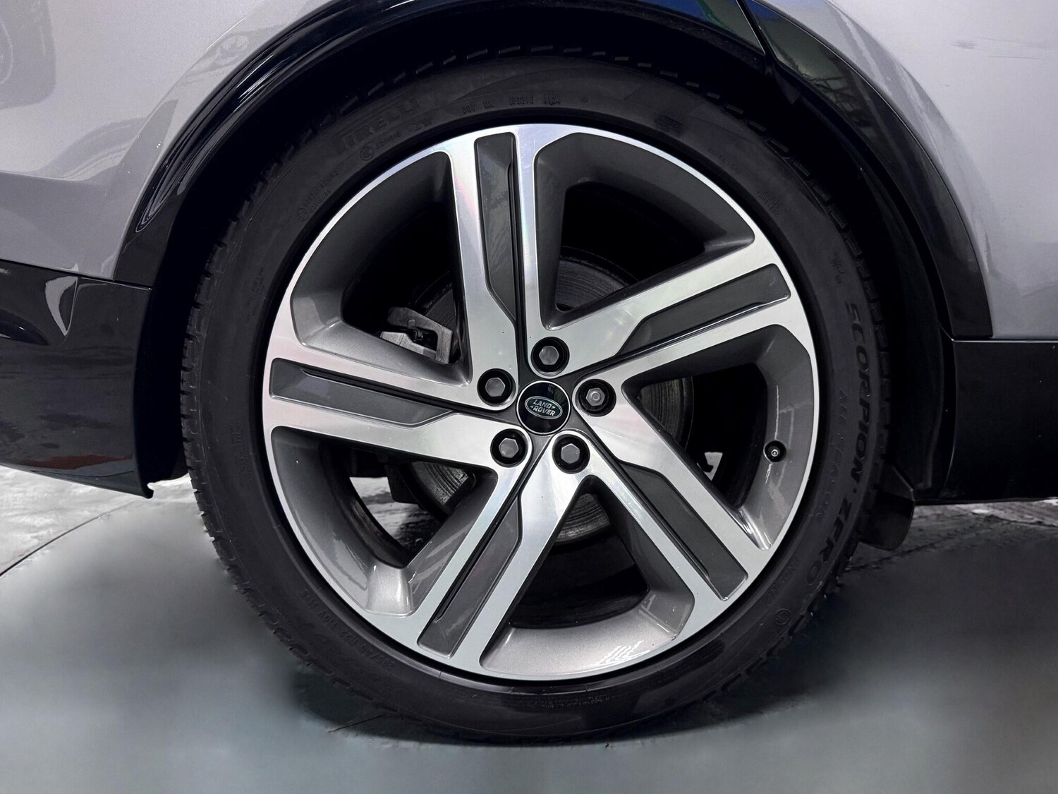 Used Land Rover Discovery 2022 for sale - 76886911: Photo 66