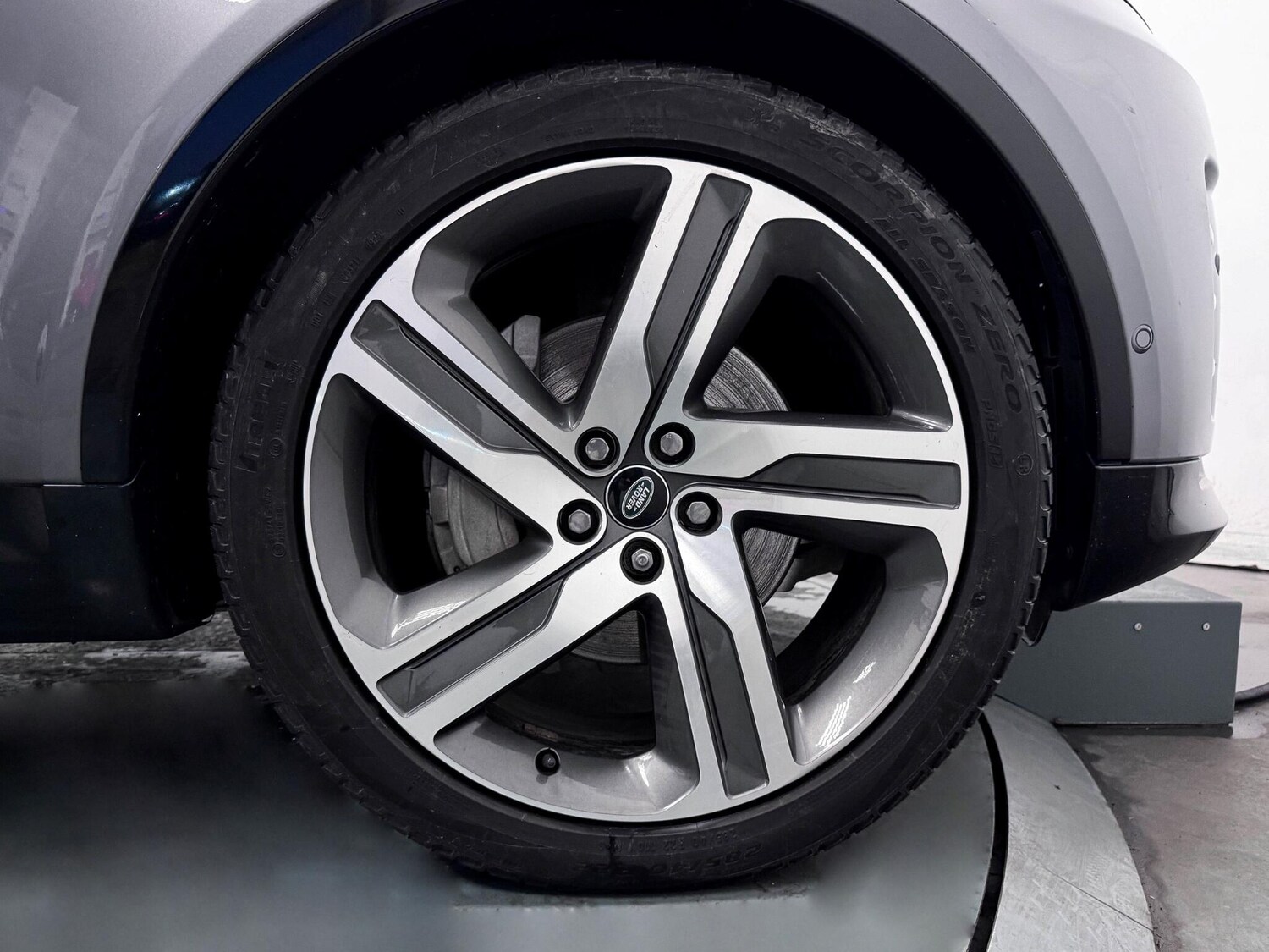 Used Land Rover Discovery 2022 for sale - 76886911: Photo 67