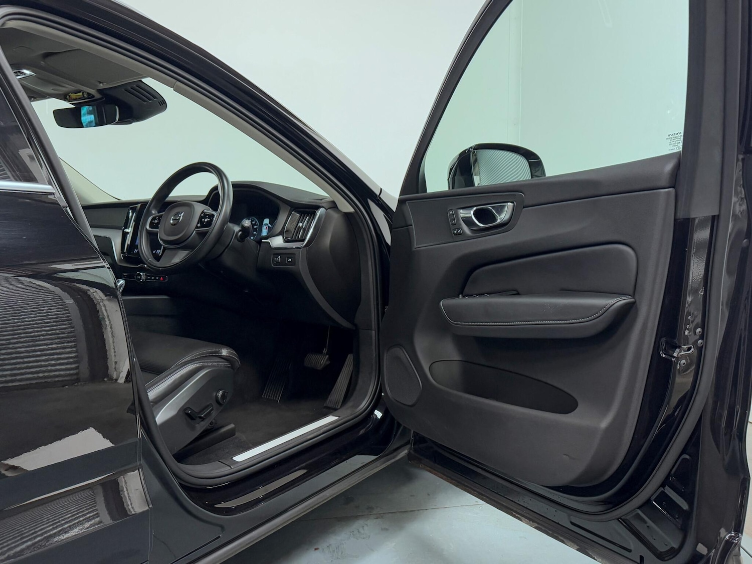 Used Volvo XC60 2021 for sale - 76189126: Photo 17