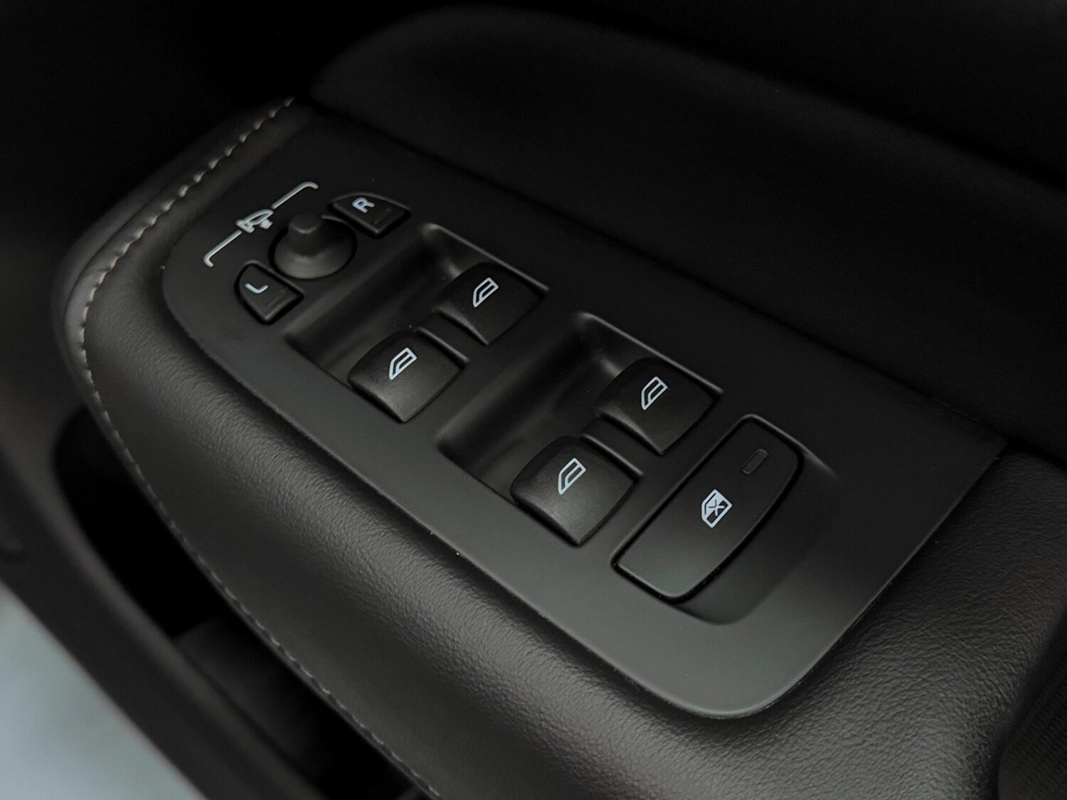 Used Volvo XC60 2021 for sale - 76189126: Photo 19