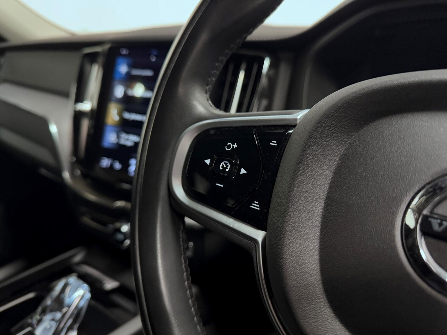 Used Volvo XC60 2021 for sale - 76189126: Photo 37