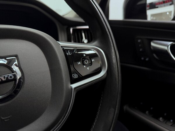 Used Volvo XC60 2021 for sale - 76189126: Photo 39