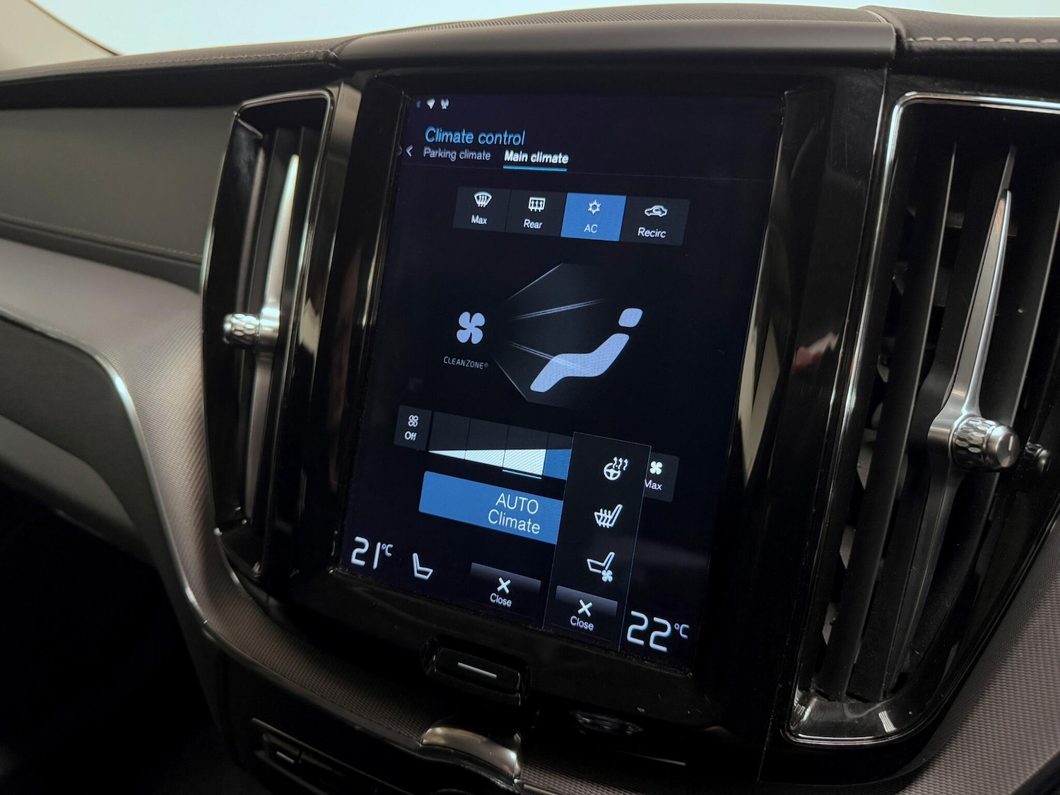 Used Volvo XC60 2021 for sale - 76189126: Photo 45