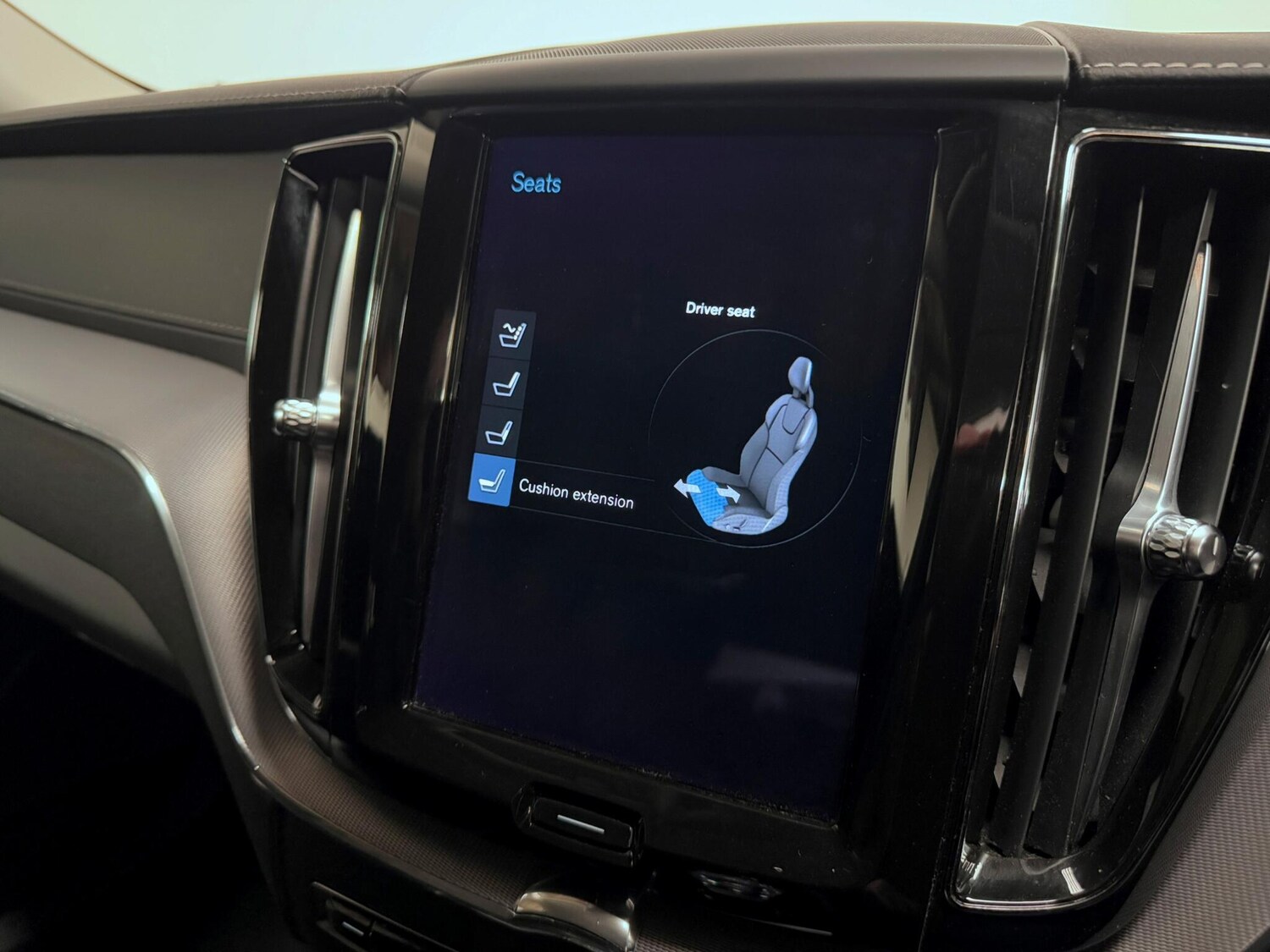 Used Volvo XC60 2021 for sale - 76189126: Photo 48