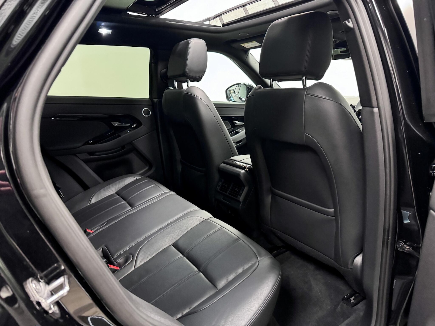 Used Land Rover Range Rover Evoque 2024 for sale - 77585610: Photo 24
