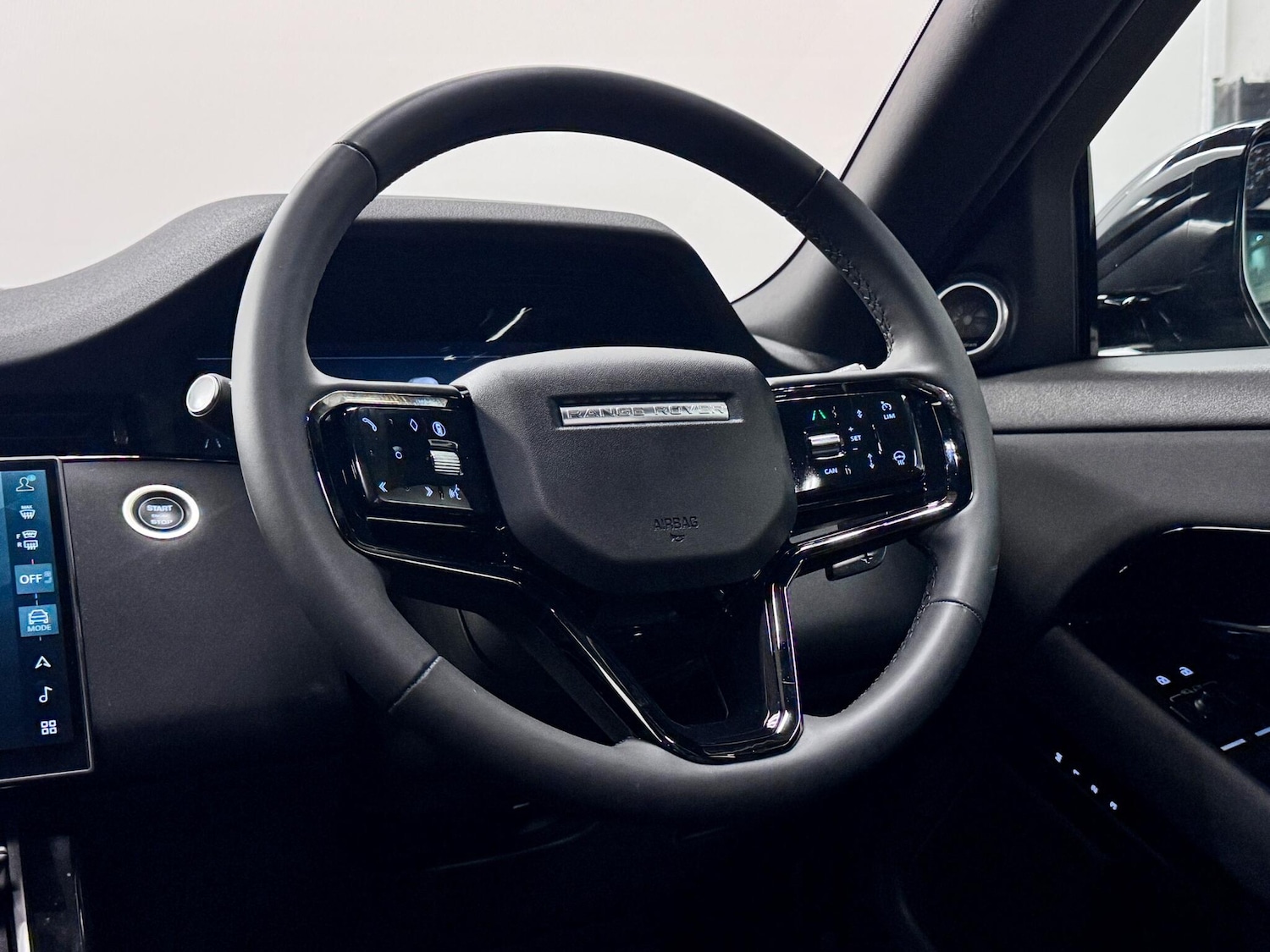 Used Land Rover Range Rover Evoque 2024 for sale - 77585610: Photo 28