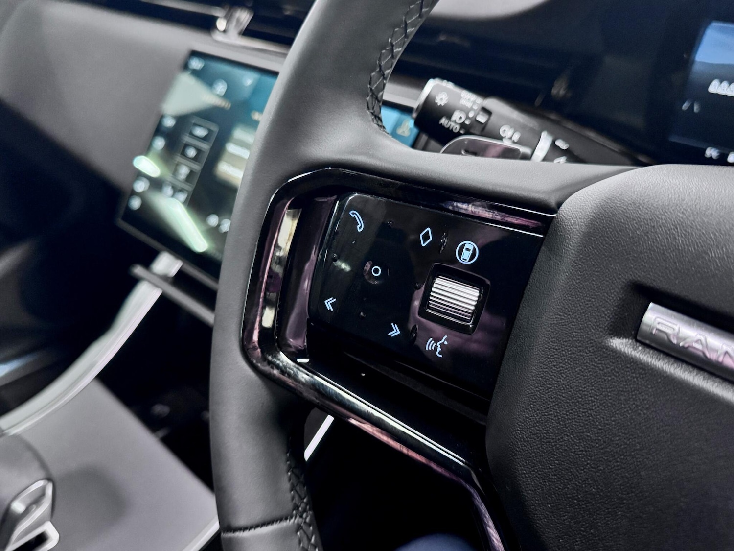 Used Land Rover Range Rover Evoque 2024 for sale - 77585610: Photo 29