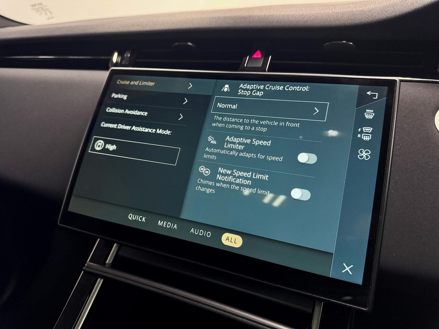 Used Land Rover Range Rover Evoque 2024 for sale - 77585610: Photo 43