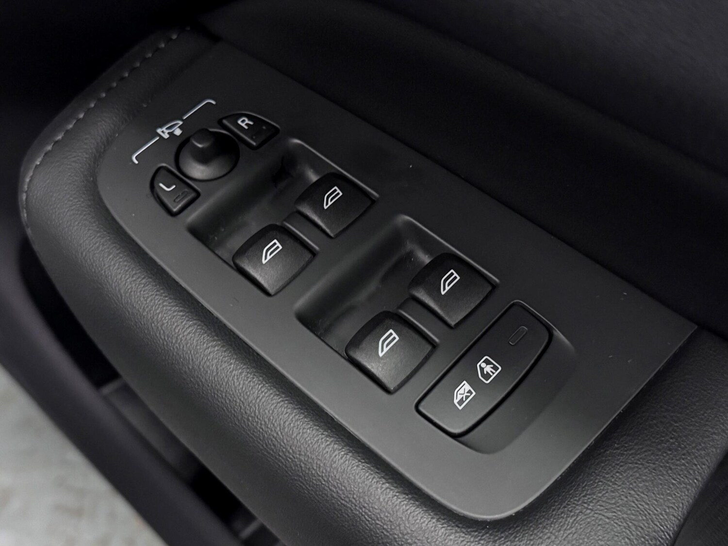 Used Volvo XC60 2022 for sale - 77191618: Photo 16