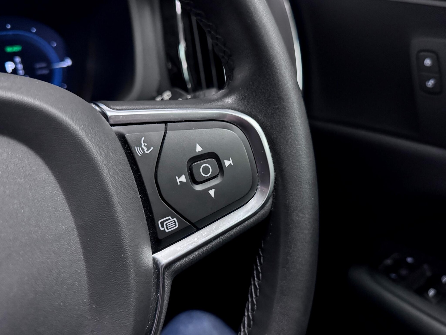 Used Volvo XC60 2022 for sale - 77191618: Photo 35