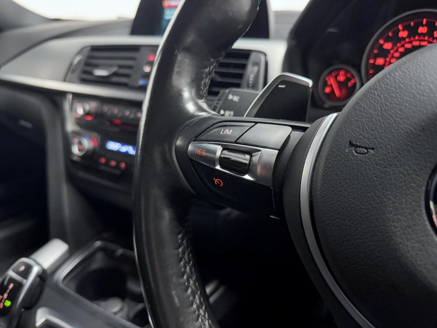 Used BMW 3 Series 2019 for sale - 76388122: Photo 35