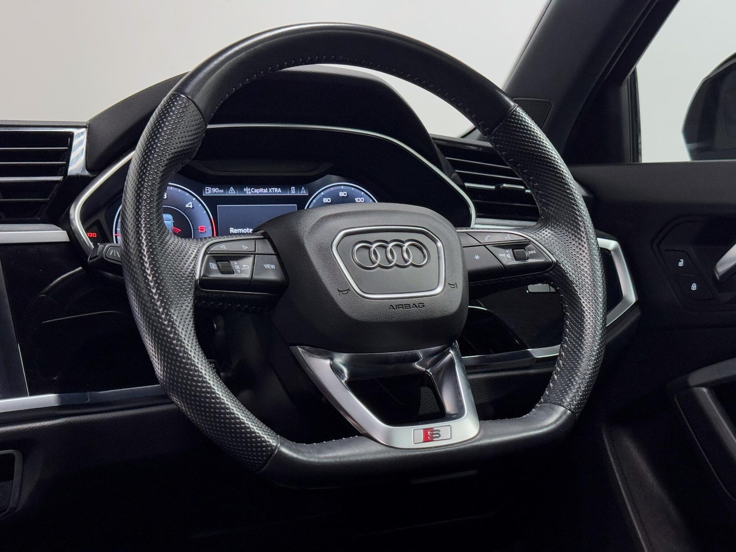 Used Audi Q3 2020 for sale - 76072240: Photo 43