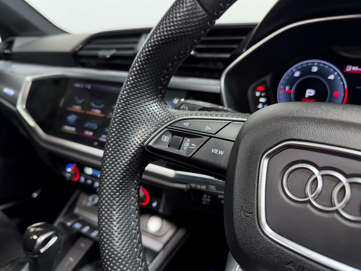 Used Audi Q3 2020 for sale - 76072240: Photo 44
