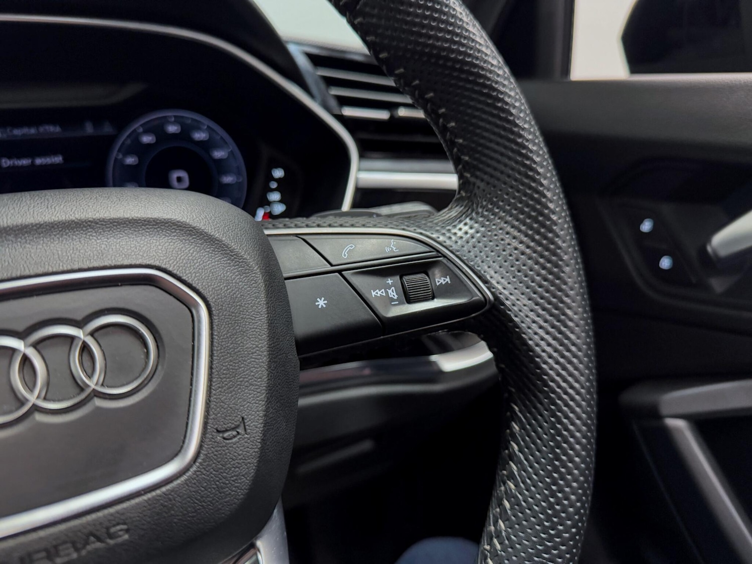 Used Audi Q3 2020 for sale - 76072240: Photo 47