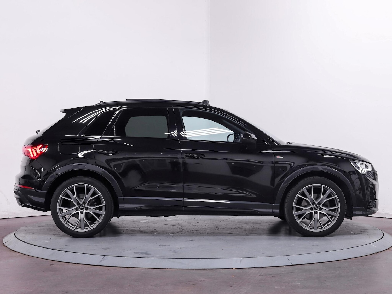 Used Audi Q3 2020 for sale - 76072240: Photo 8