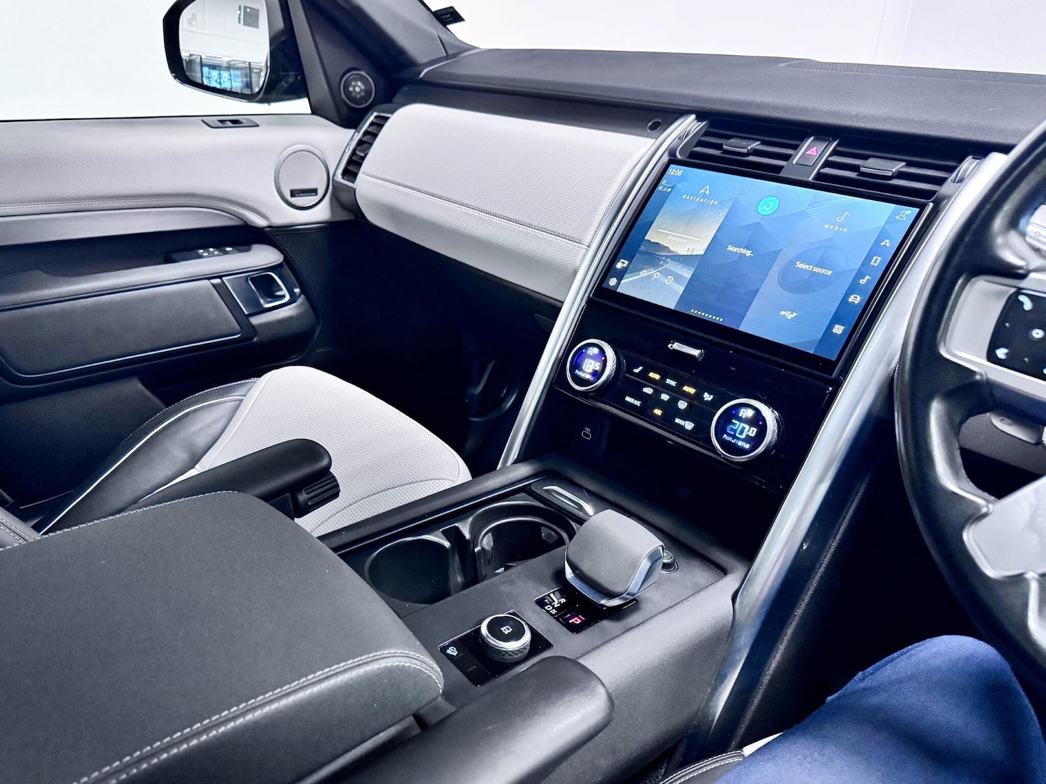 Used Land Rover Discovery 2021 for sale - 77411859: Photo 31