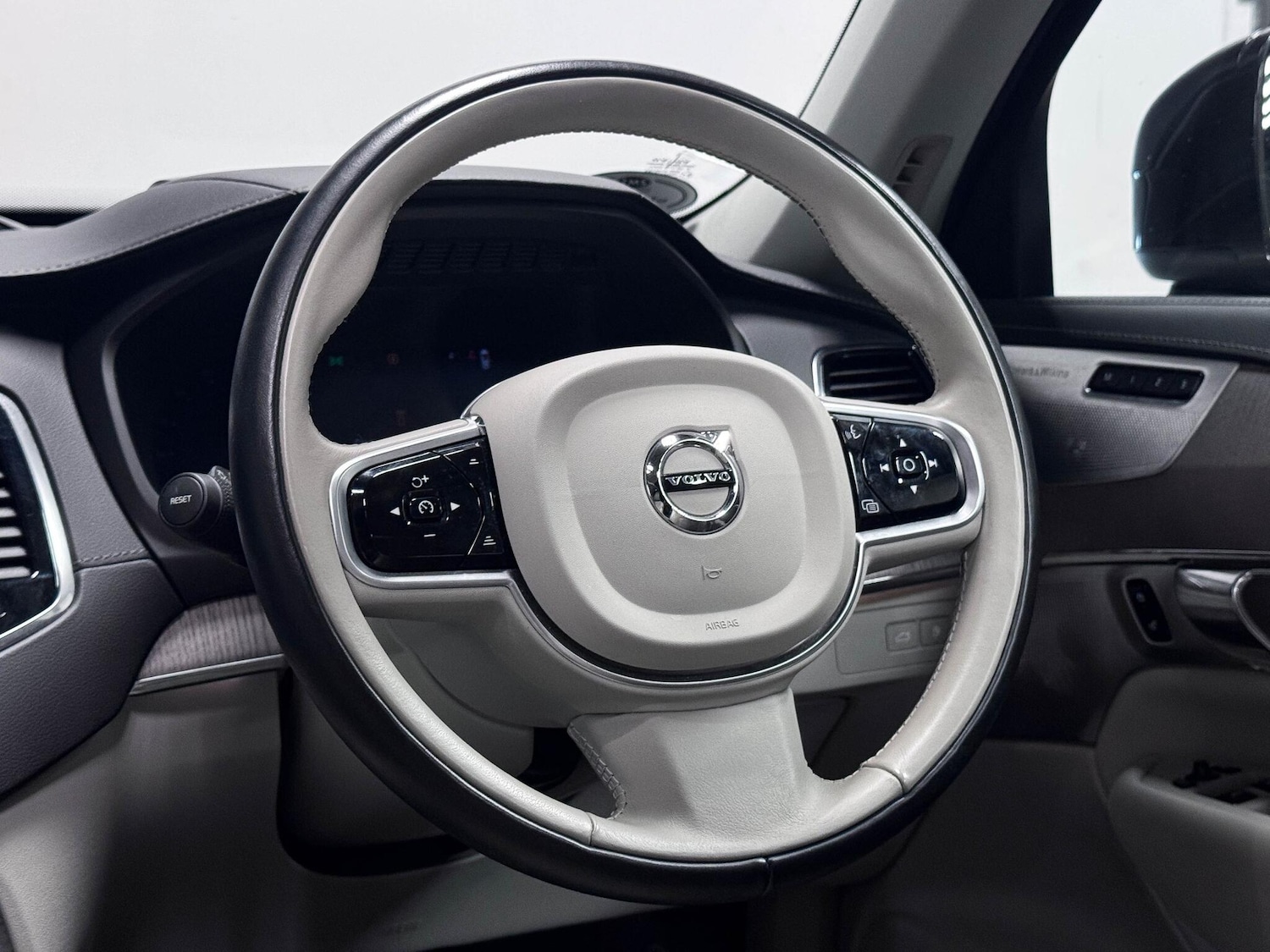 Used Volvo XC90 2022 for sale - 77120814: Photo 40