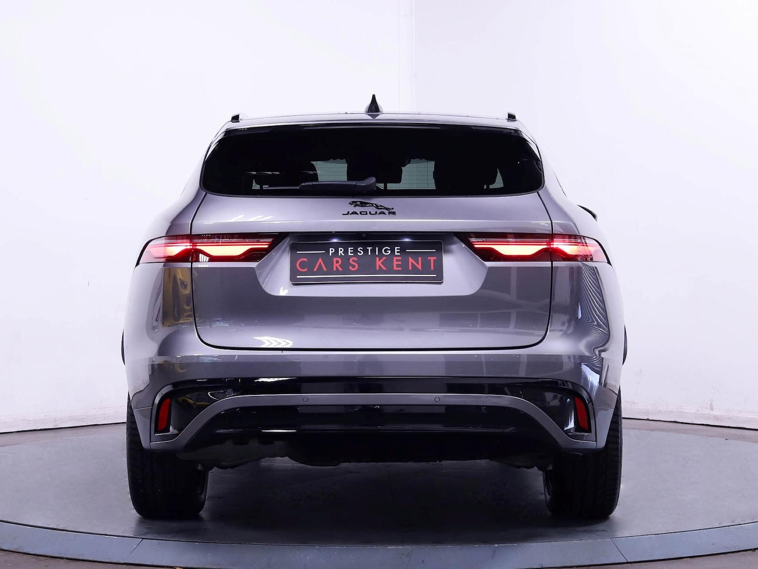 Used Jaguar F-Pace 2023 for sale - 76326110: Photo 11