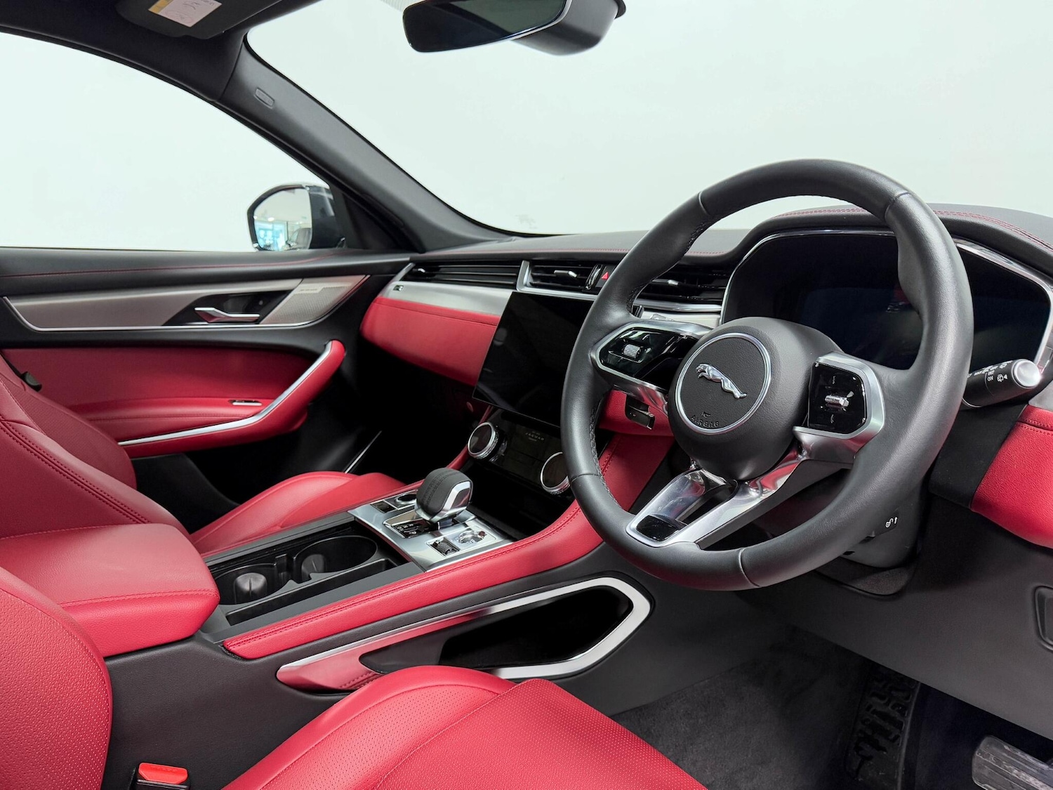 Used Jaguar F-Pace 2023 for sale - 76326110: Photo 26