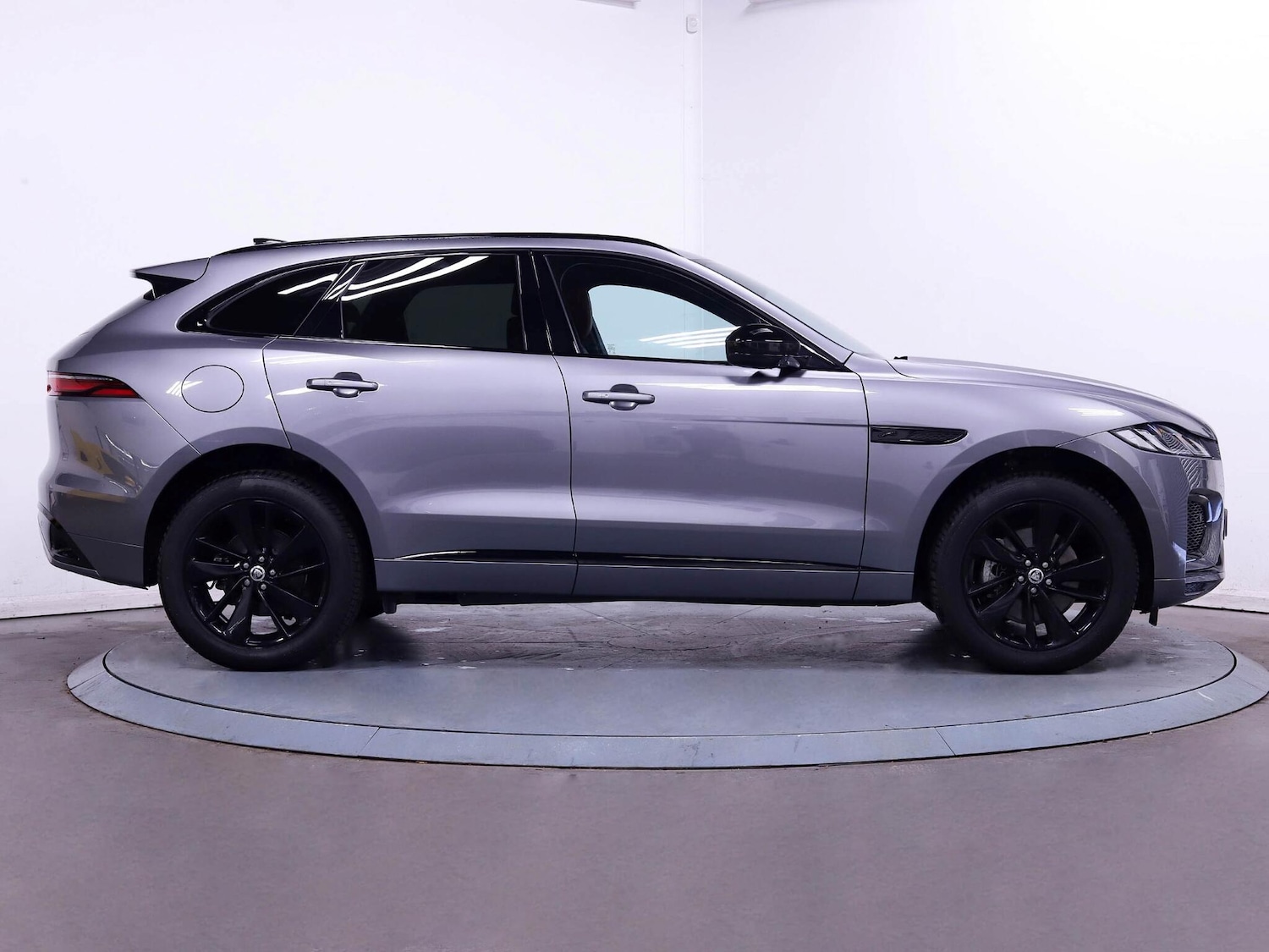 Used Jaguar F-Pace 2023 for sale - 76326110: Photo 8