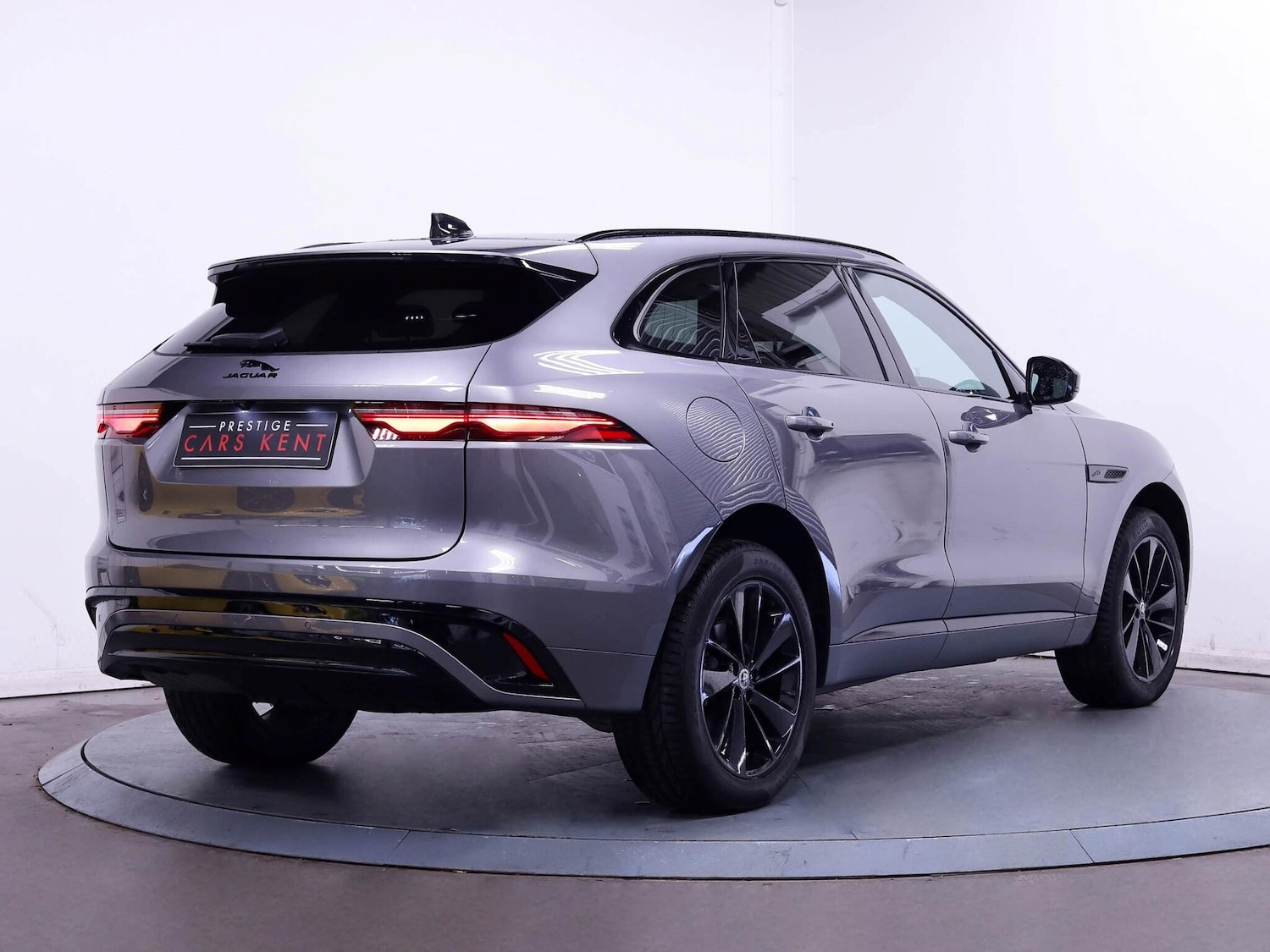 Used Jaguar F-Pace 2023 for sale - 76326110: Photo 9