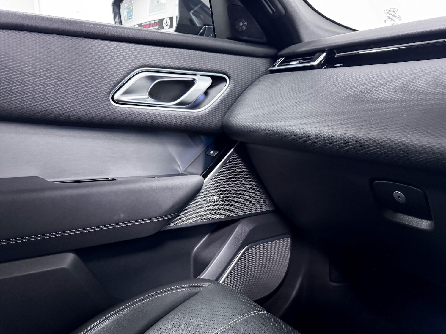 Used Land Rover Range Rover Velar 2021 for sale - 76913463: Photo 29