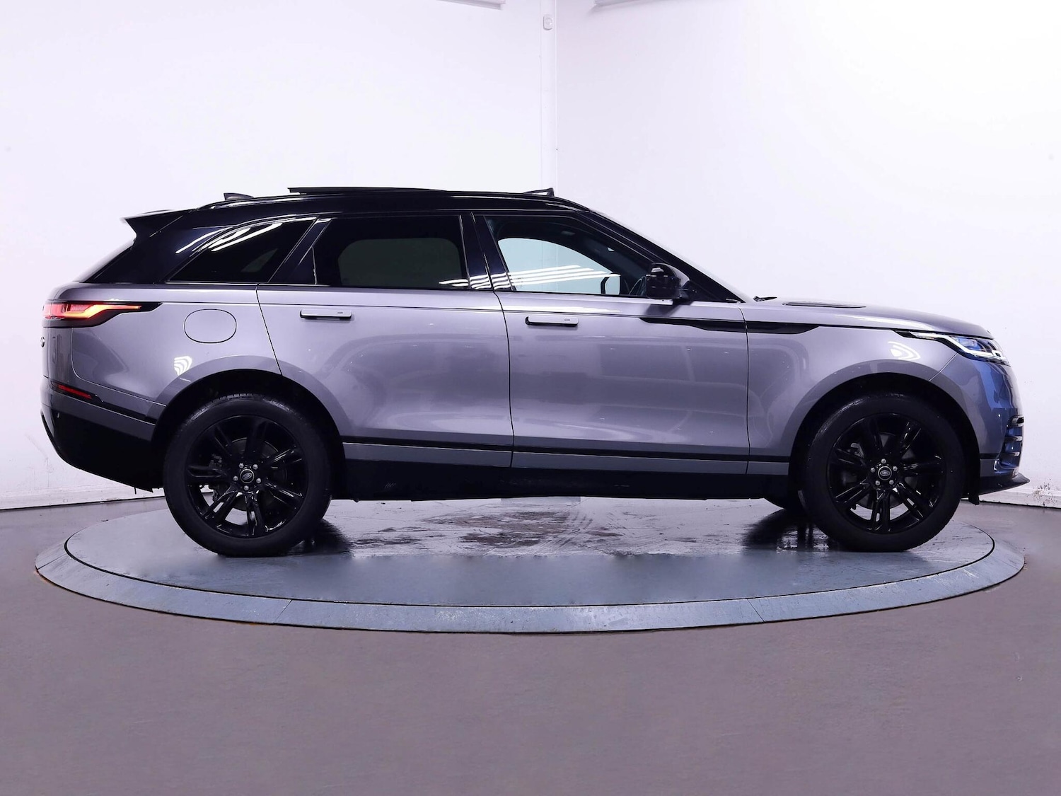 Used Land Rover Range Rover Velar 2021 for sale - 76913463: Photo 8