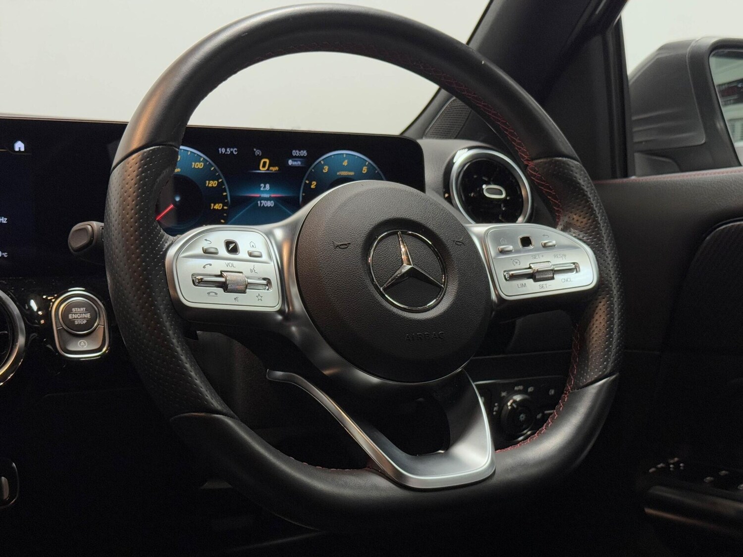 Used Mercedes-Benz GLA 2022 for sale - 76765095: Photo 32