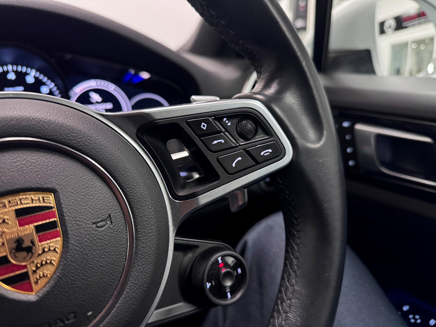 Used Porsche Cayenne for sale - 77216192: Photo 47