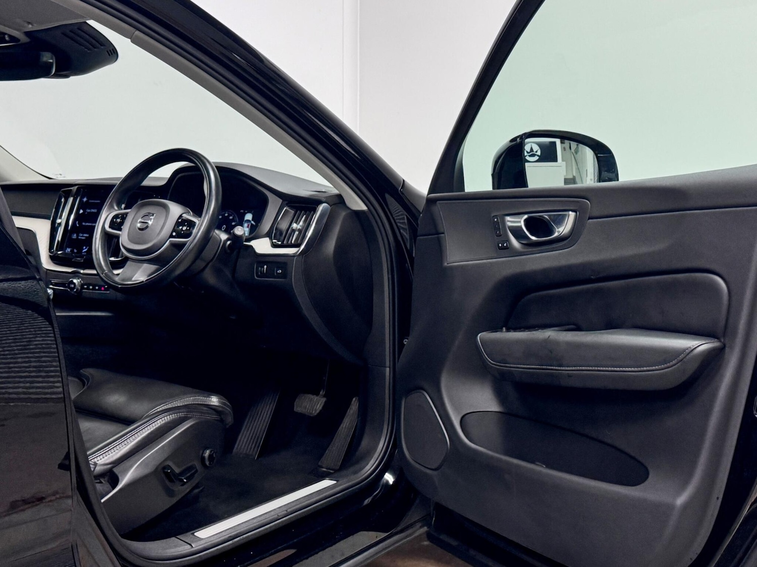 Used Volvo XC60 2020 for sale - 77511025: Photo 17