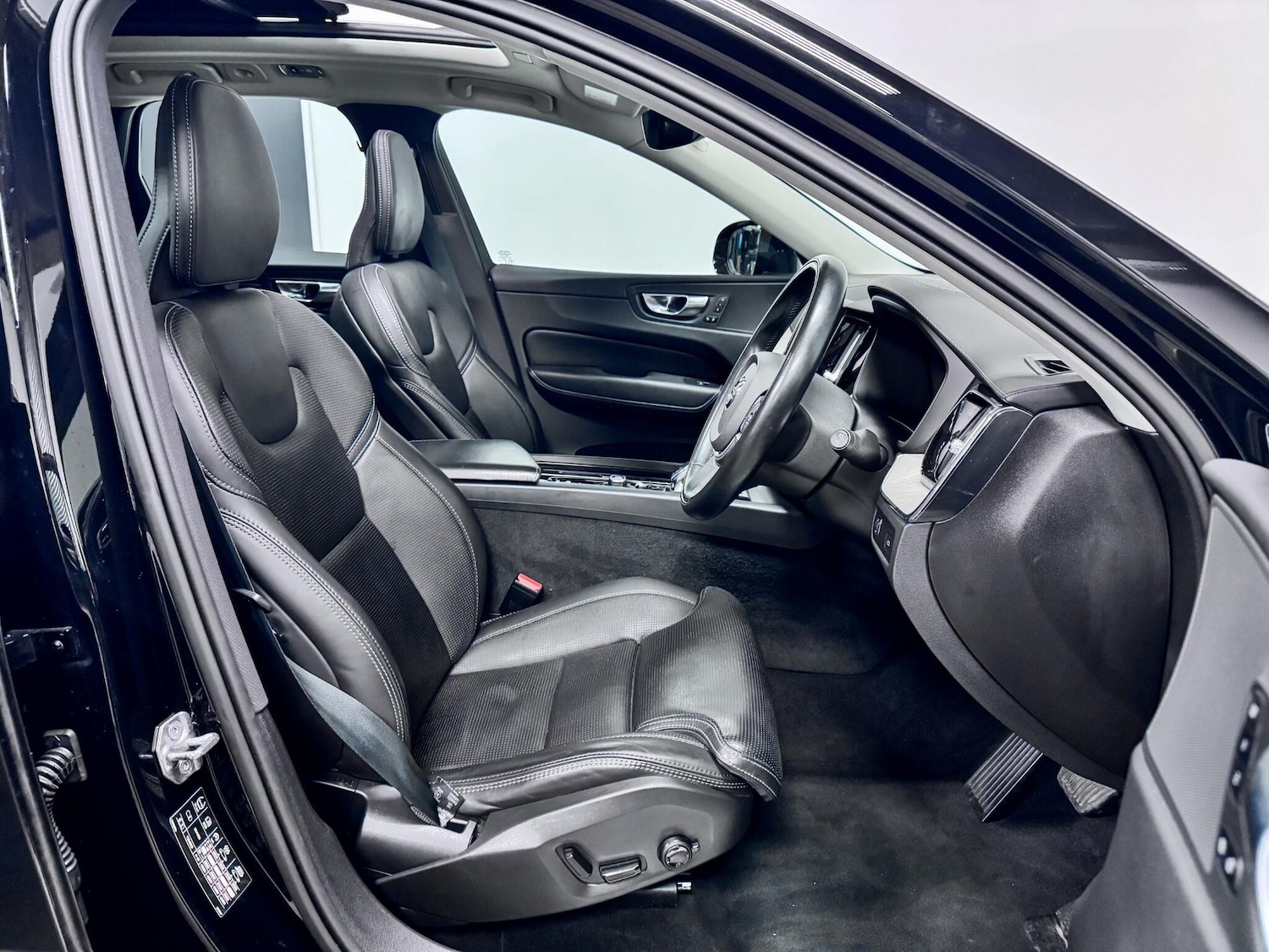 Used Volvo XC60 2020 for sale - 77511025: Photo 24