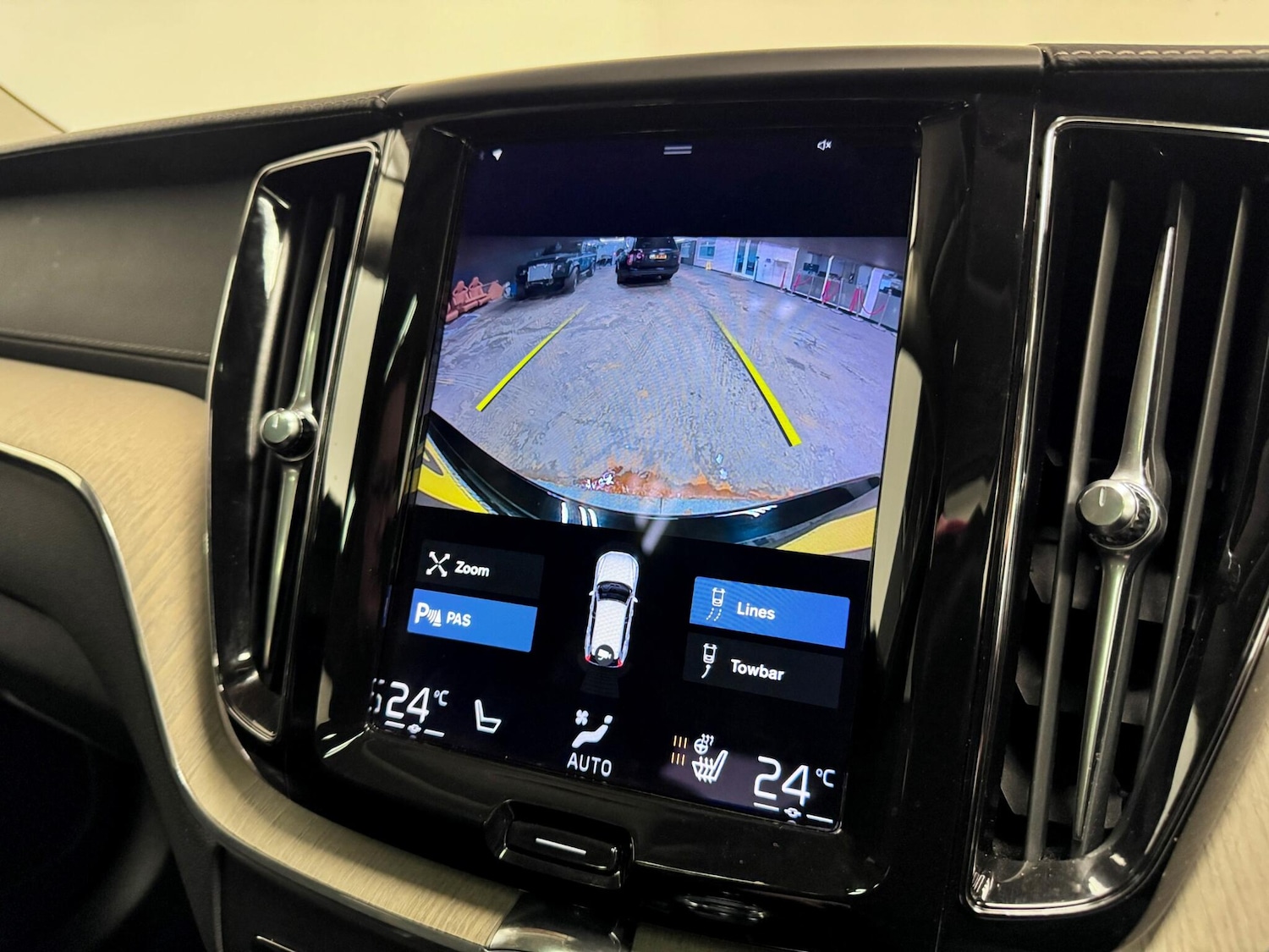 Used Volvo XC60 2020 for sale - 77511025: Photo 41