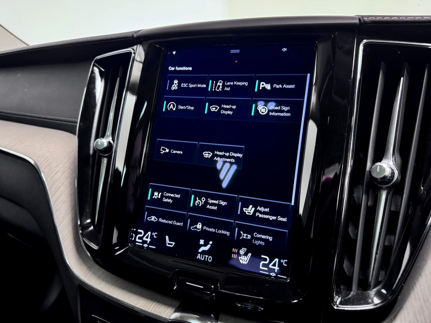 Used Volvo XC60 2020 for sale - 77511025: Photo 42