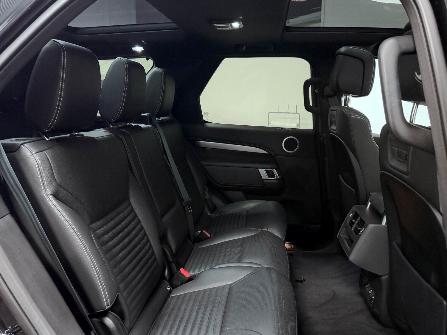 Used Land Rover Discovery 2021 for sale - 76337076: Photo 28