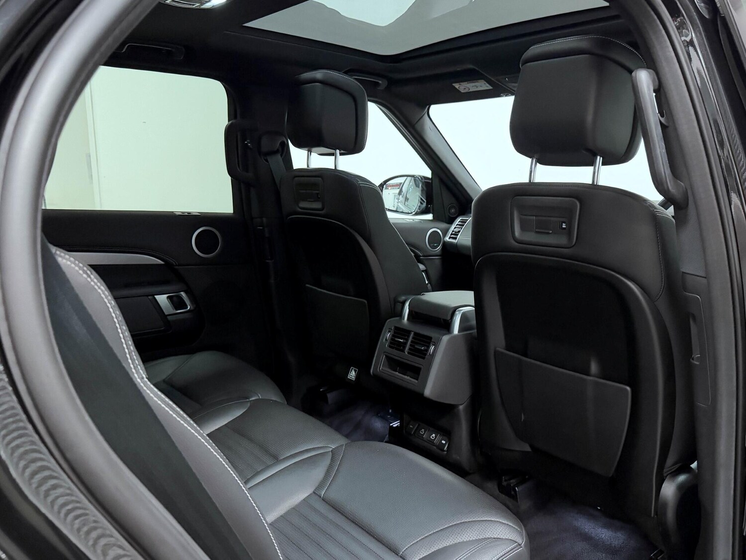 Used Land Rover Discovery 2021 for sale - 76337076: Photo 29